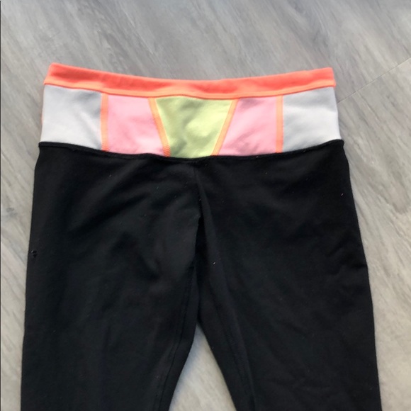 Reversible lululemon black wunder under leggings - Picture 7 of 9